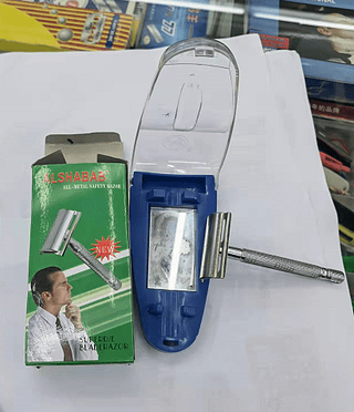 MAQUINA AFEITA C/HOJILLA BT240PZ